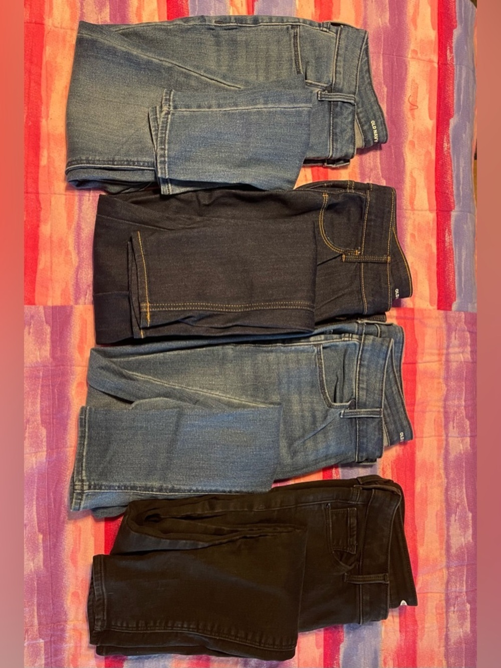 Bundle of Four old navy high rise Jeans - size 6